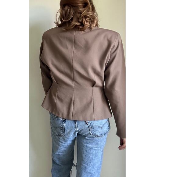 Vintage Womens Cropped Blazer Taupe Size Medium Structured Shoulders Classic - Picture 6 of 9